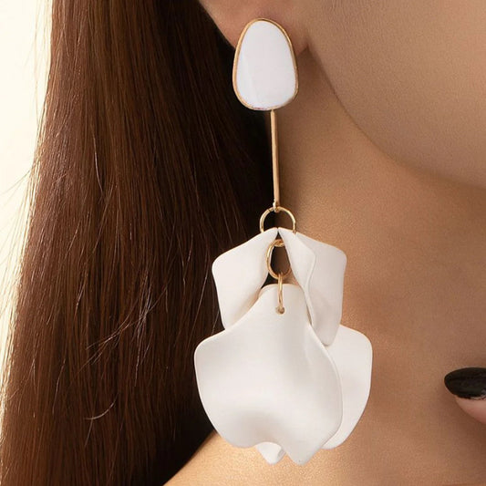 Modern white flower dangle earrings