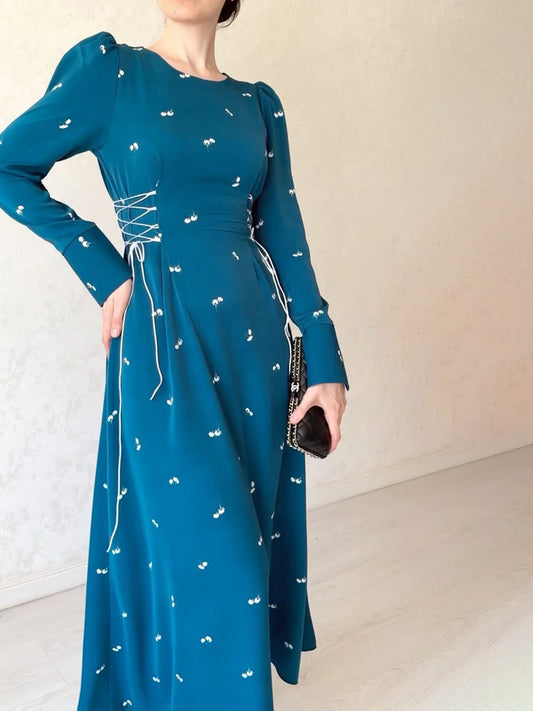 Elegant dress with long waist Long chic dress