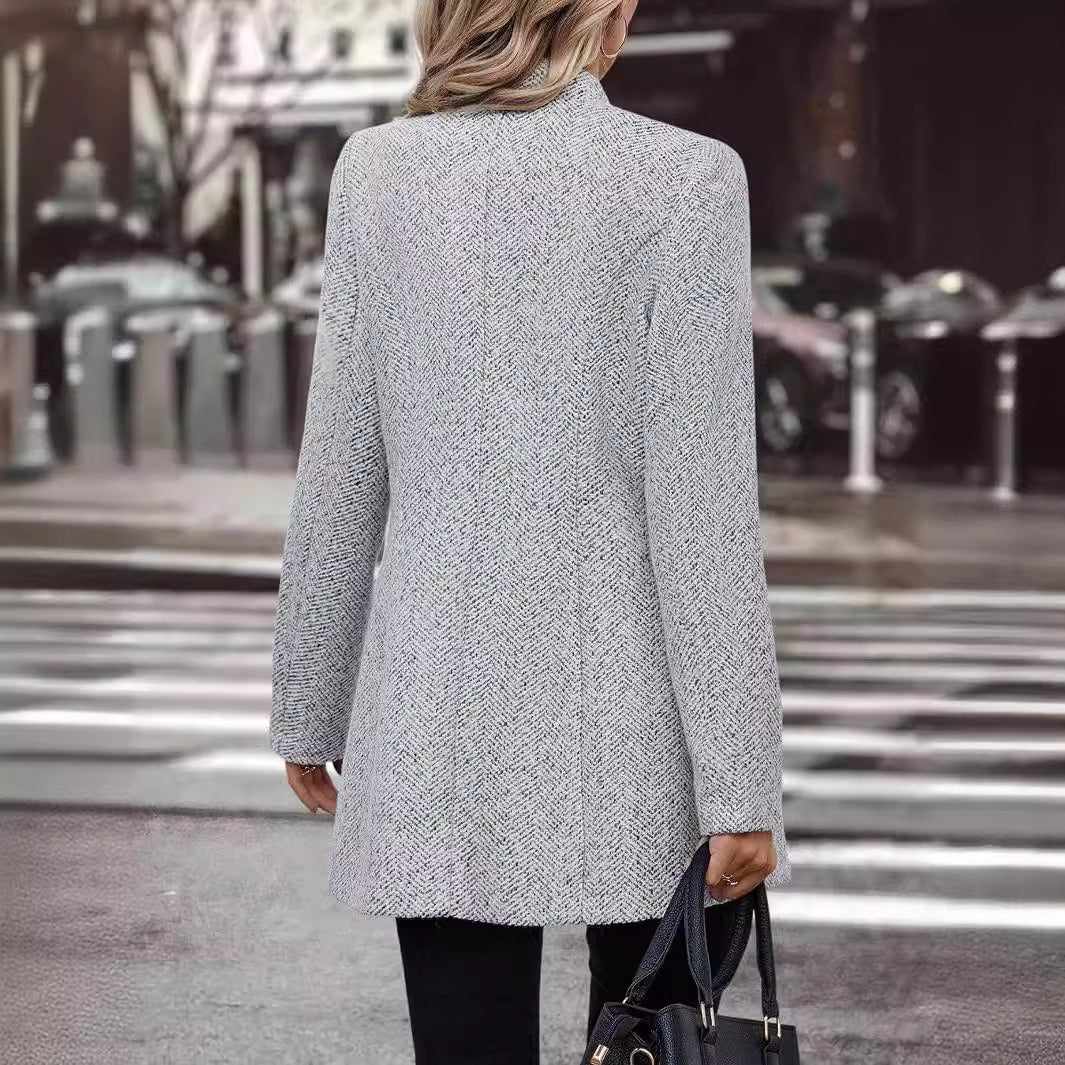 Long woollen blazer in an elegant style