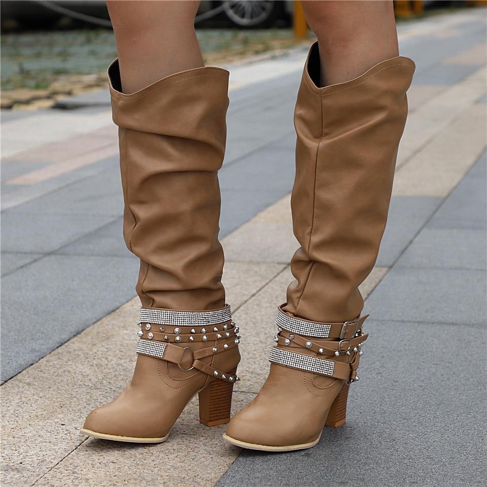 Elegant leather boots with block heel