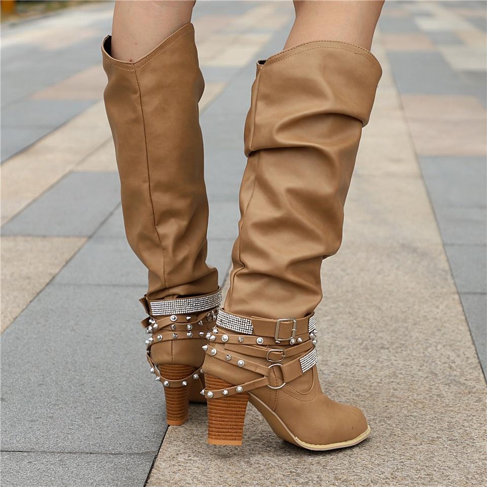 Elegant leather boots with block heel