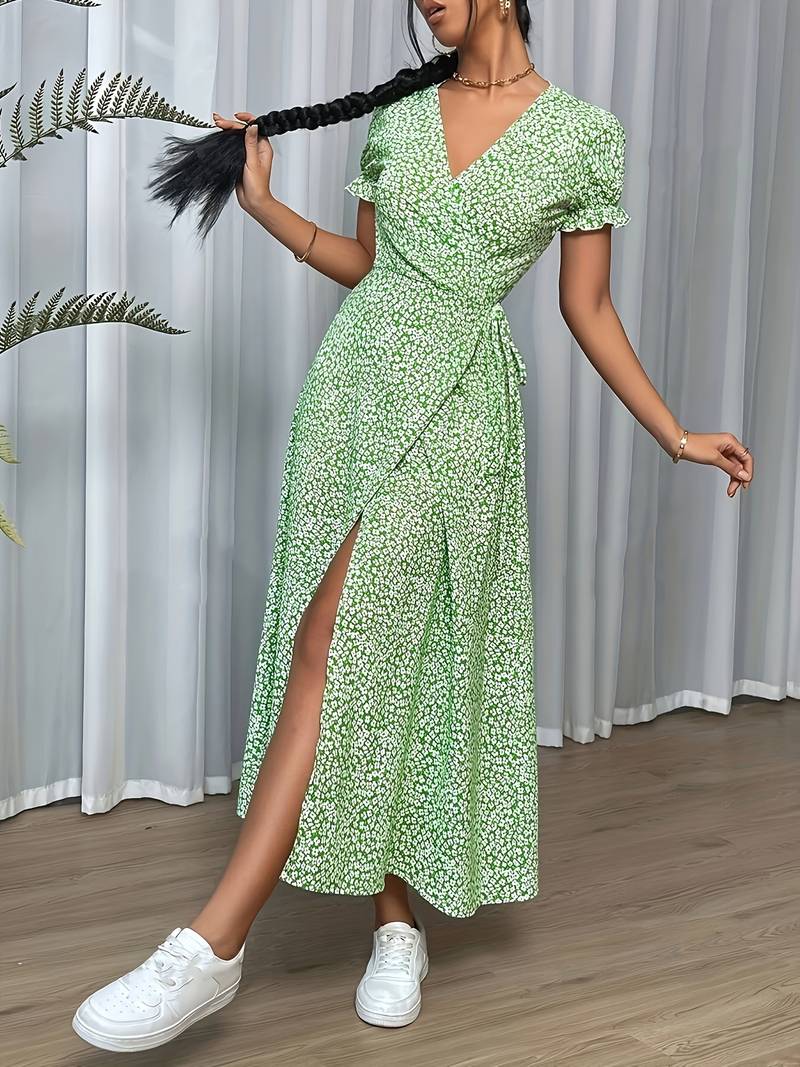 Elegant Maxi Dress With Floral Pattern