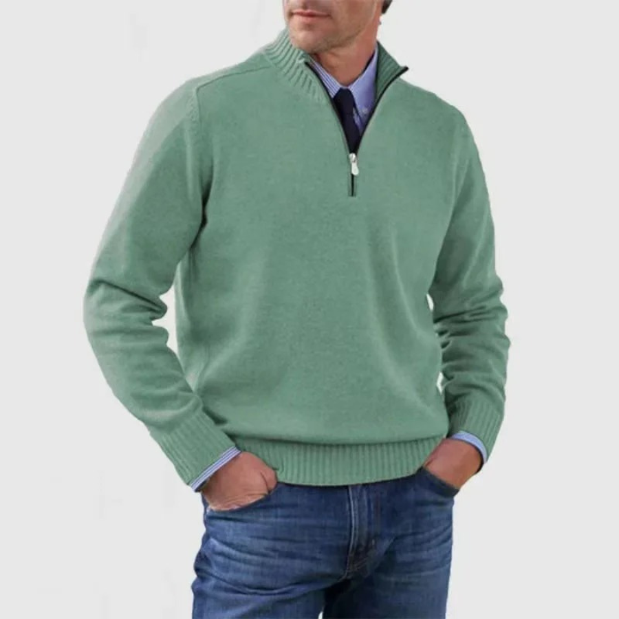 Elegant knitted pullover with zip