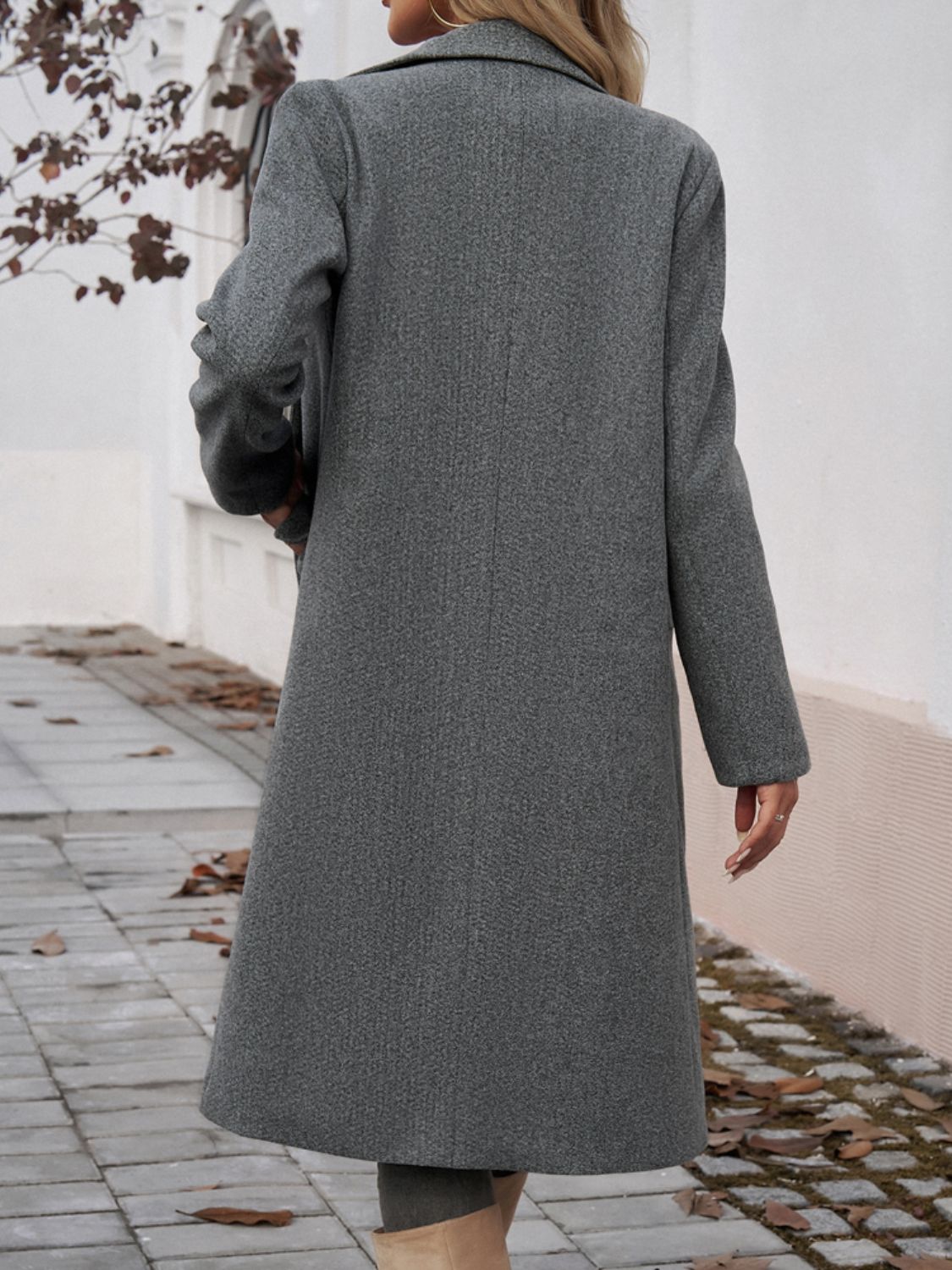 Women - Elegant Coat - Stylish Design - Warm and Comfortable Outerwear for All Occasions