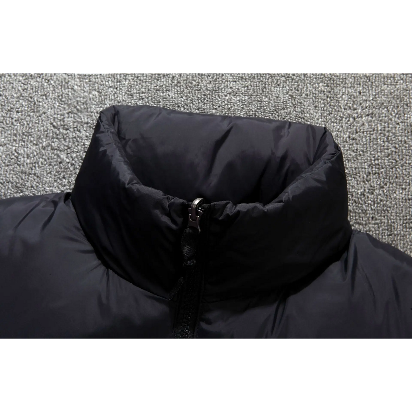 Men's puffer jacket with high collar and full-length zip