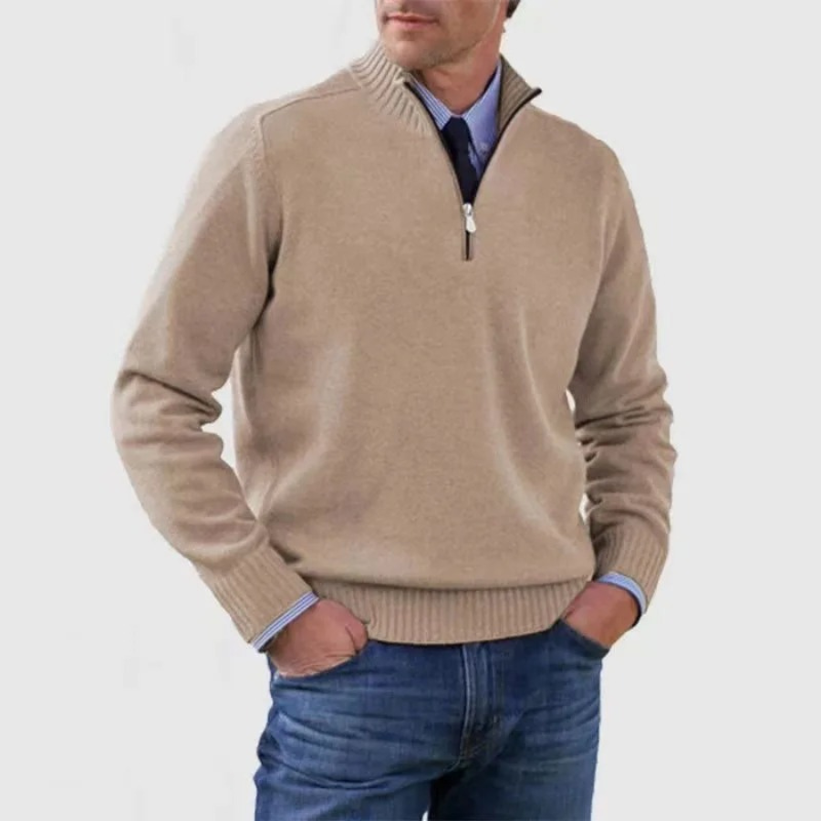 Elegant knitted pullover with zip