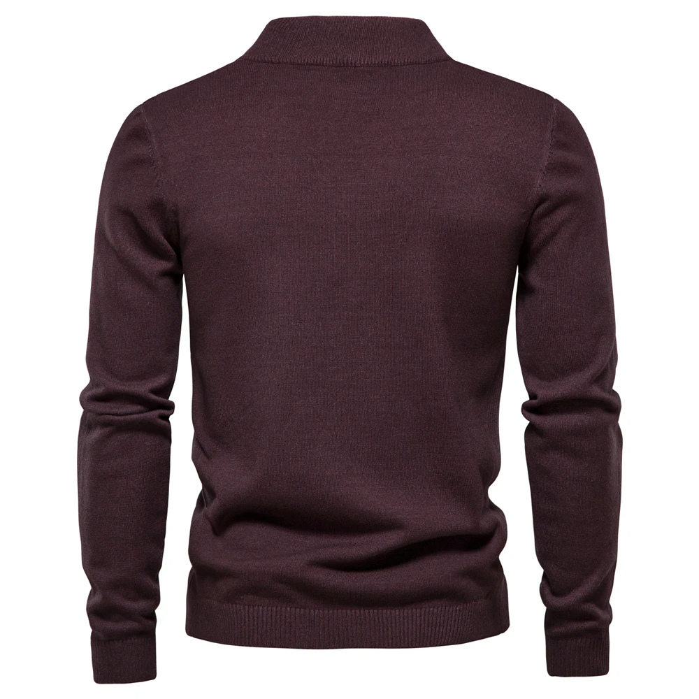 Minimalist round neck men's jumper for timeless style