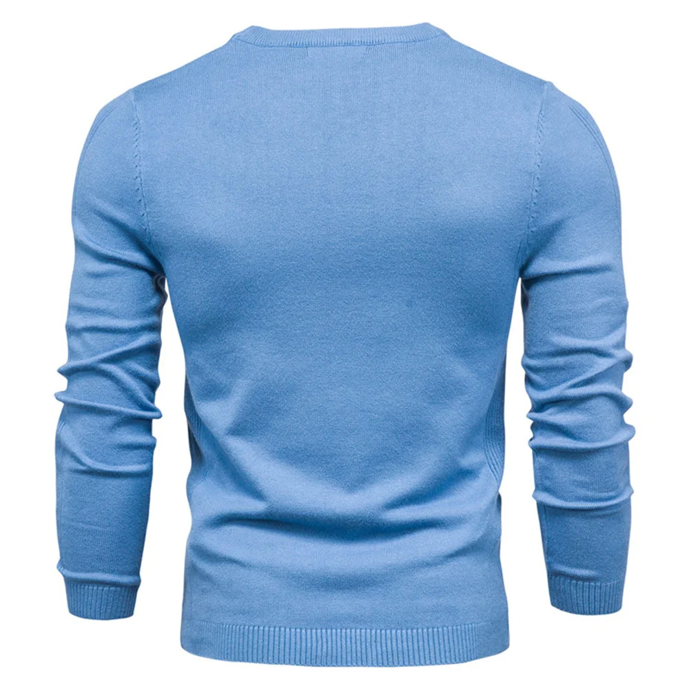 Minimalist round neck men's jumper for timeless style