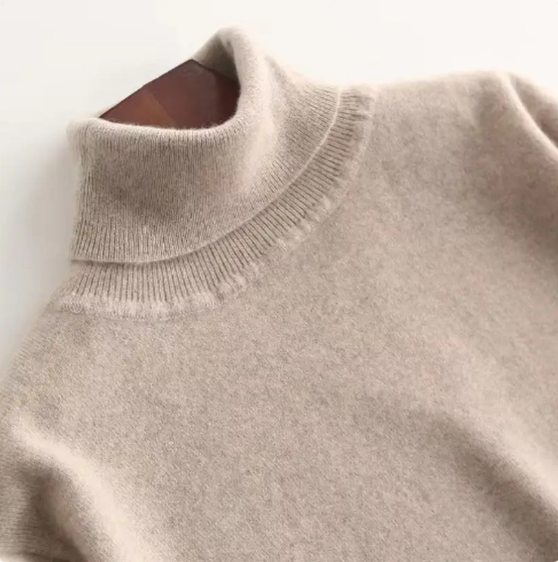 Cosy turtleneck jumper in fine knit