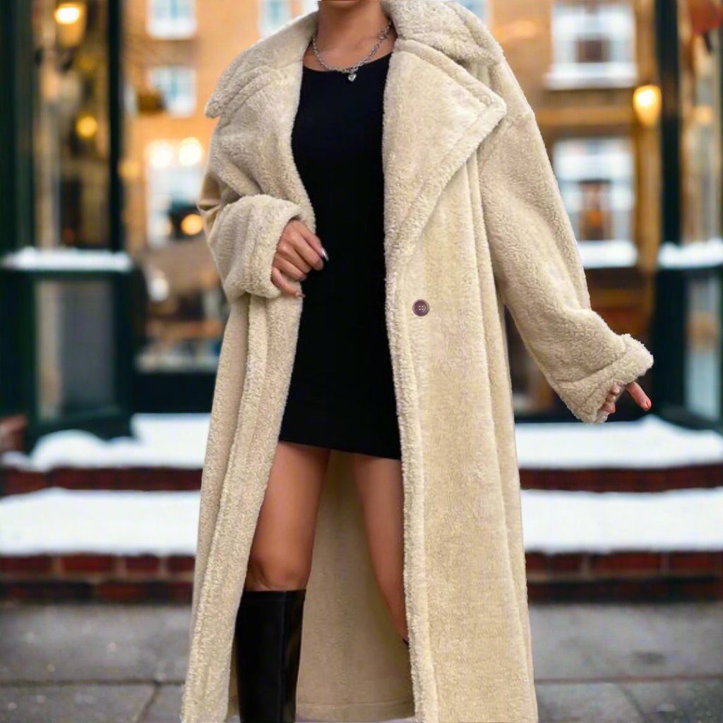 Women - Long Woollen Coat - Thick Fabric with Luxurious Fur - Stylish Winter Outerwear