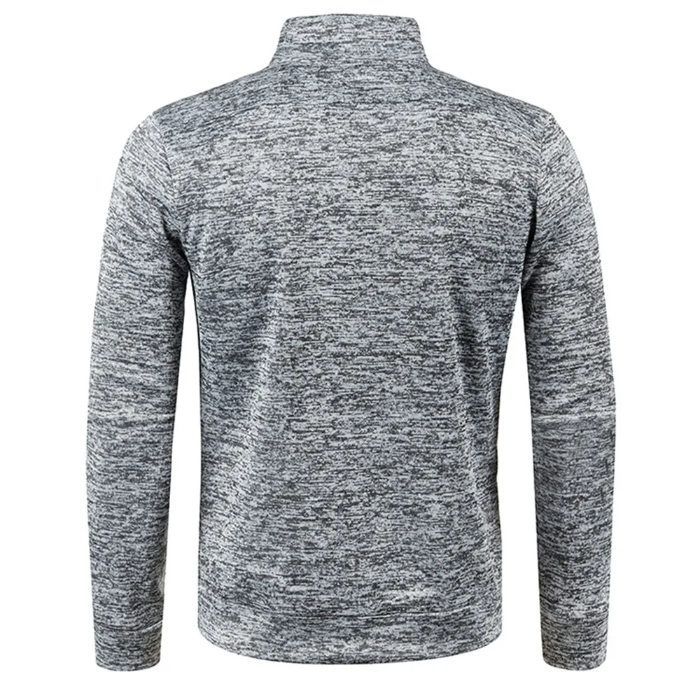 Comfortable fleece sweatshirt with zip