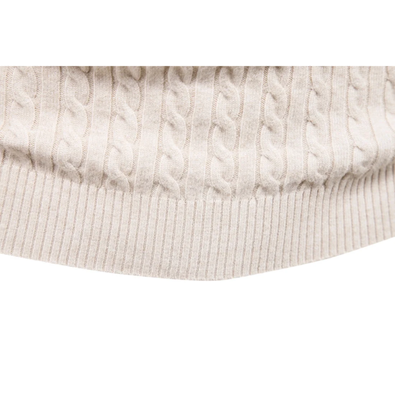 Elegant knitted jumper with high quality material