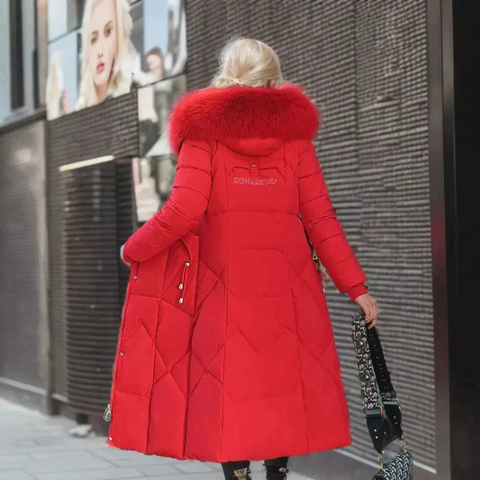 Fashionable women's coat with faux fur trim