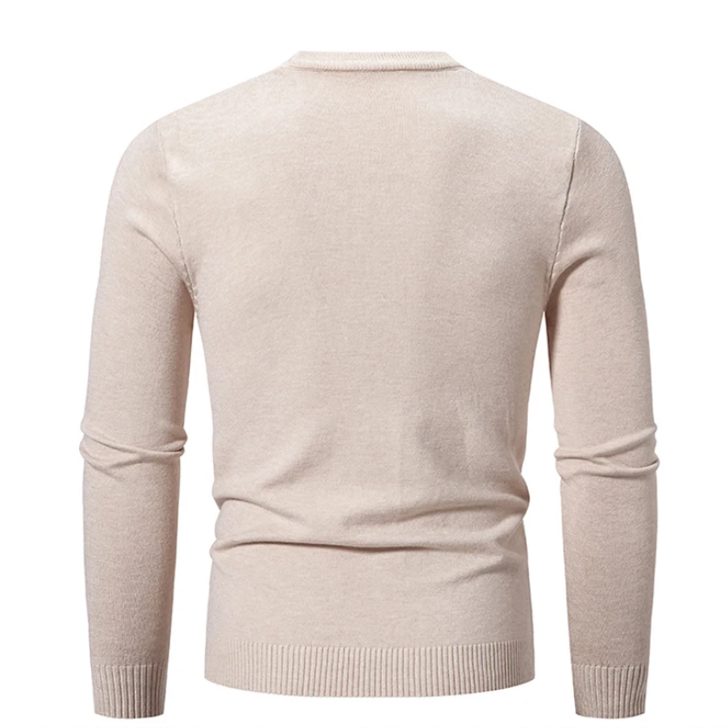 Simple round neck men's jumper with comfortable cut