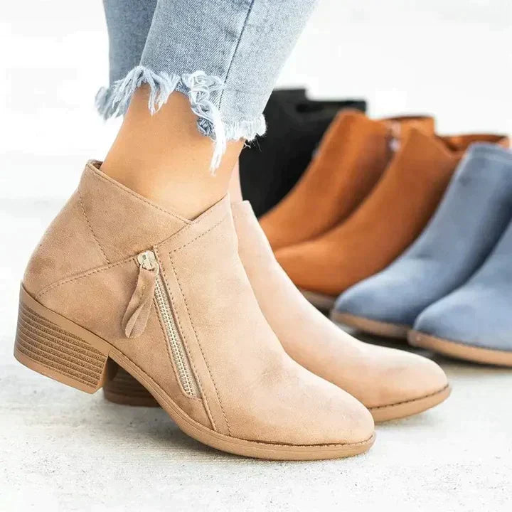 Short outdoor boots