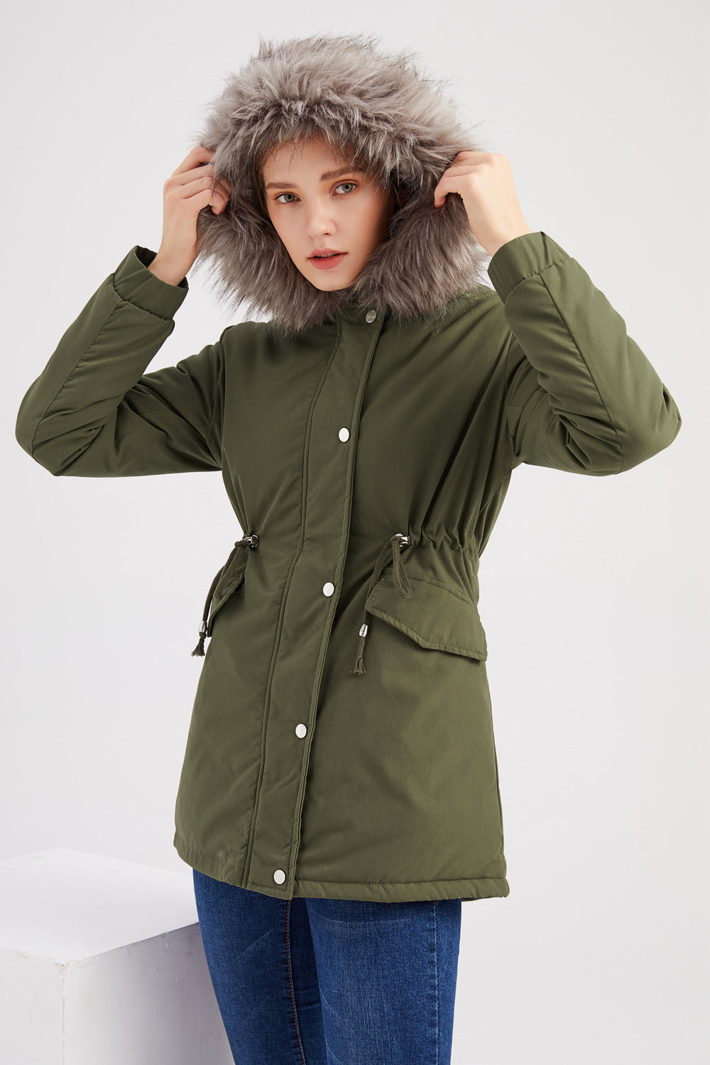 Women's parka with hood and modern design