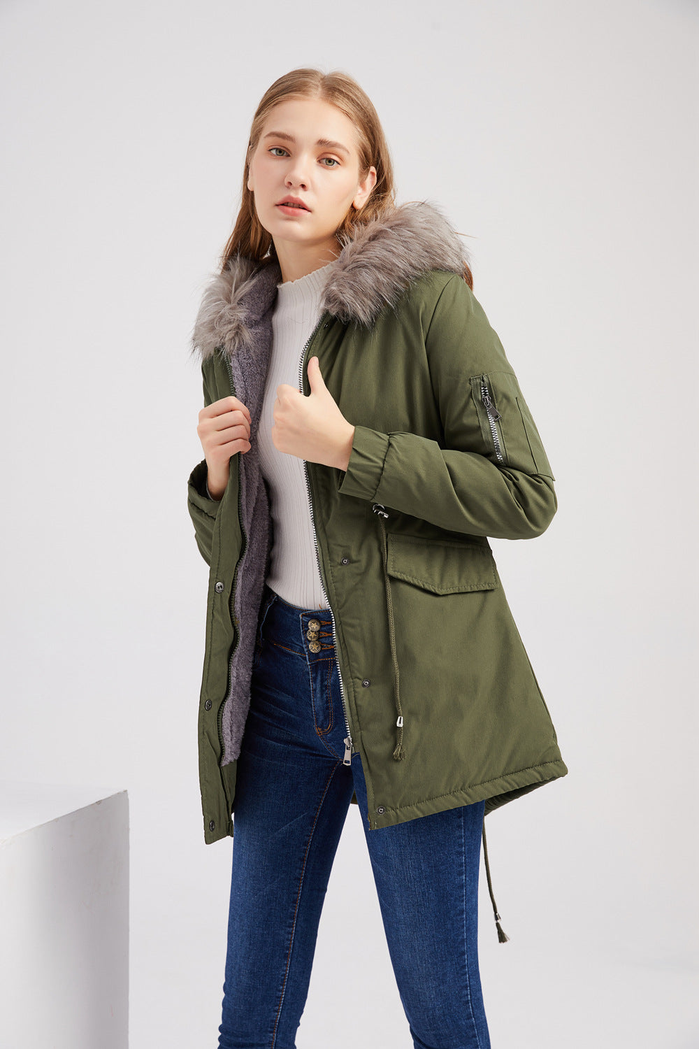 Women's parka with hood and modern design