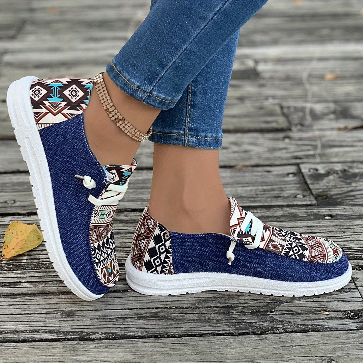 Canvas shoes with print