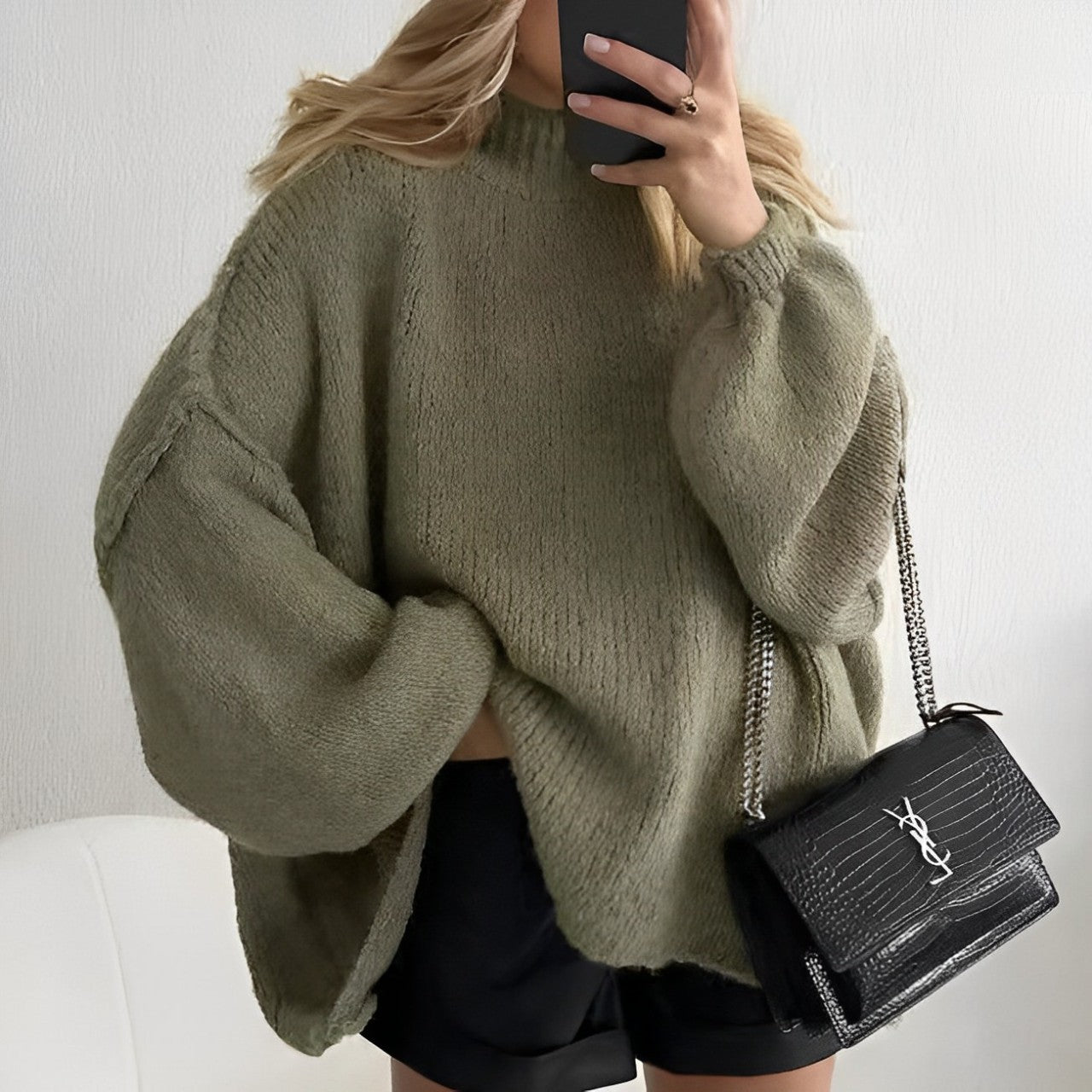 Women - Oversized Knitted Jumper - Warm and Cozy Style - Perfect for Chilly Days