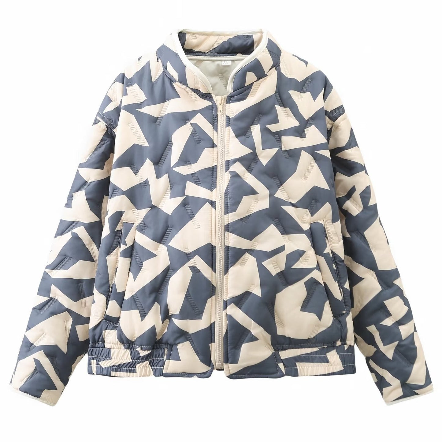 Wide coat with stylish pattern