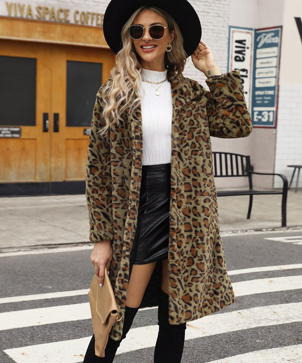 Women - Plush Coat - Printed & Loose Style - Cozy and Stylish Outerwear