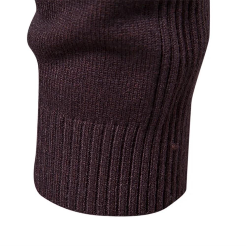 Minimalist round neck men's jumper for timeless style