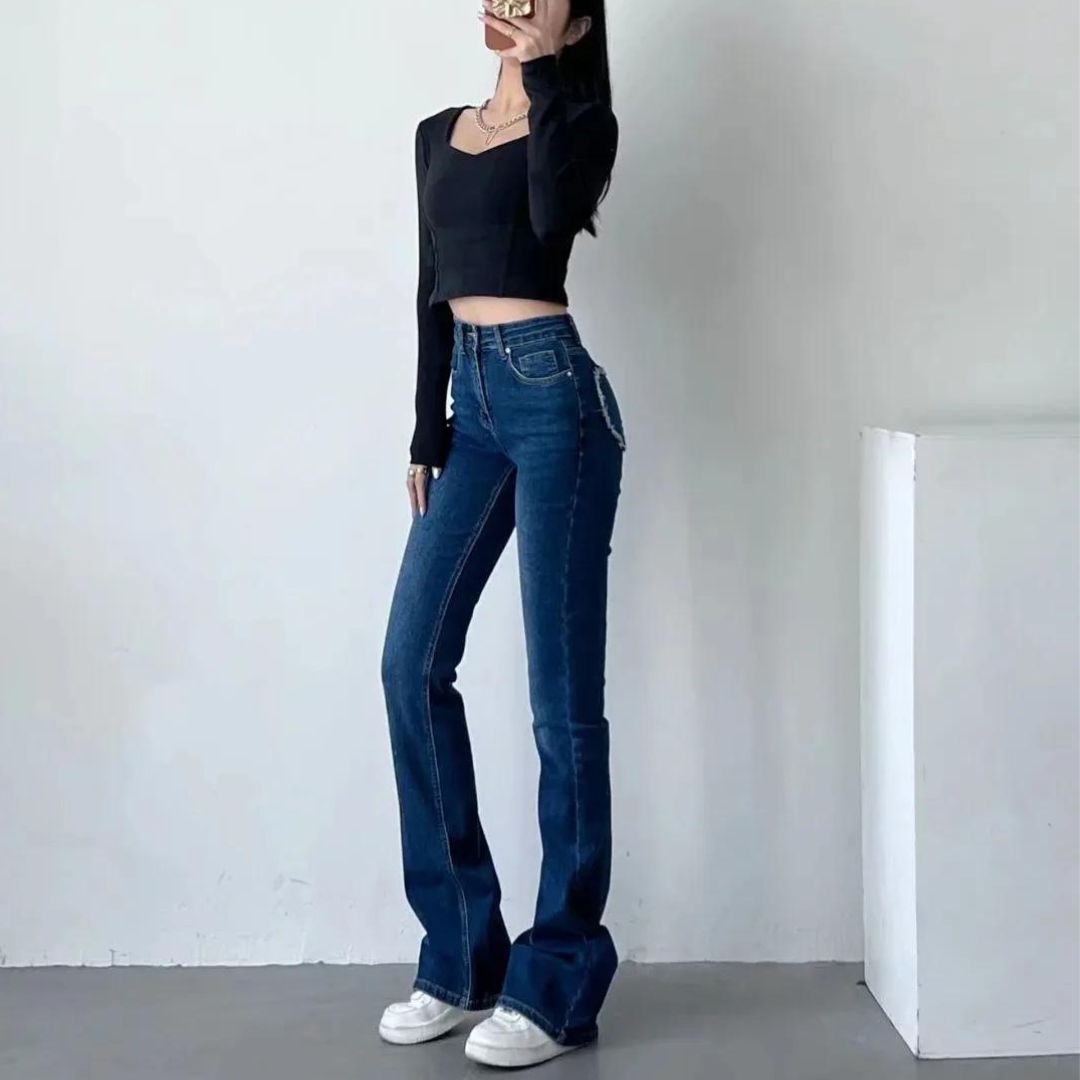 High-waisted jeans with heart fringes