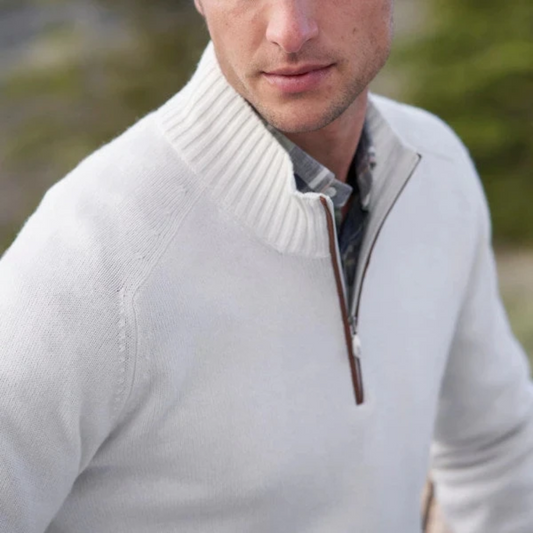 Classic knitted pullover with zip