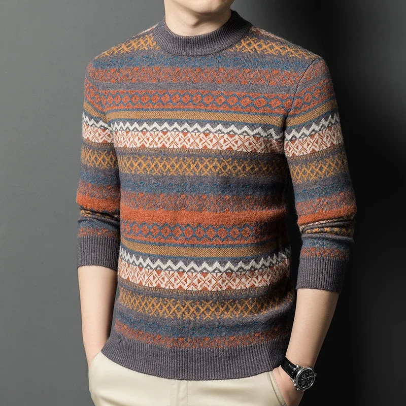 Men's patterned round neck jumper for winter comfort