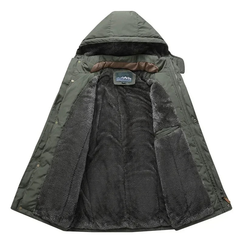 Winter jacket with warm lining and hood, suitable for outdoor use