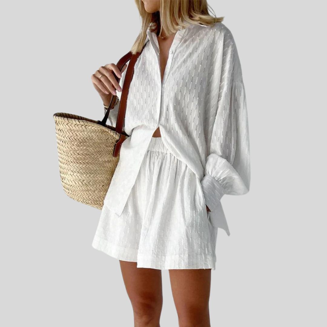 Textured set with blouse and shorts