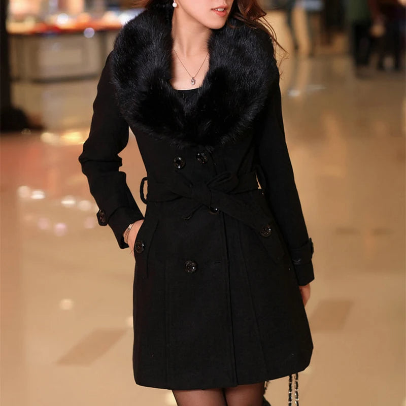 Women's Fur Coat - Luxurious and Elegant Design - Perfect for the Discerning Lady - Warm and Stylish Outerwear