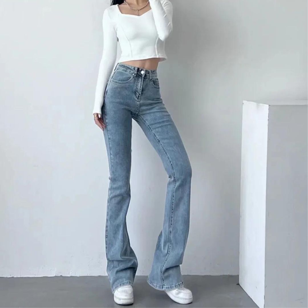 High-waisted jeans with heart fringes