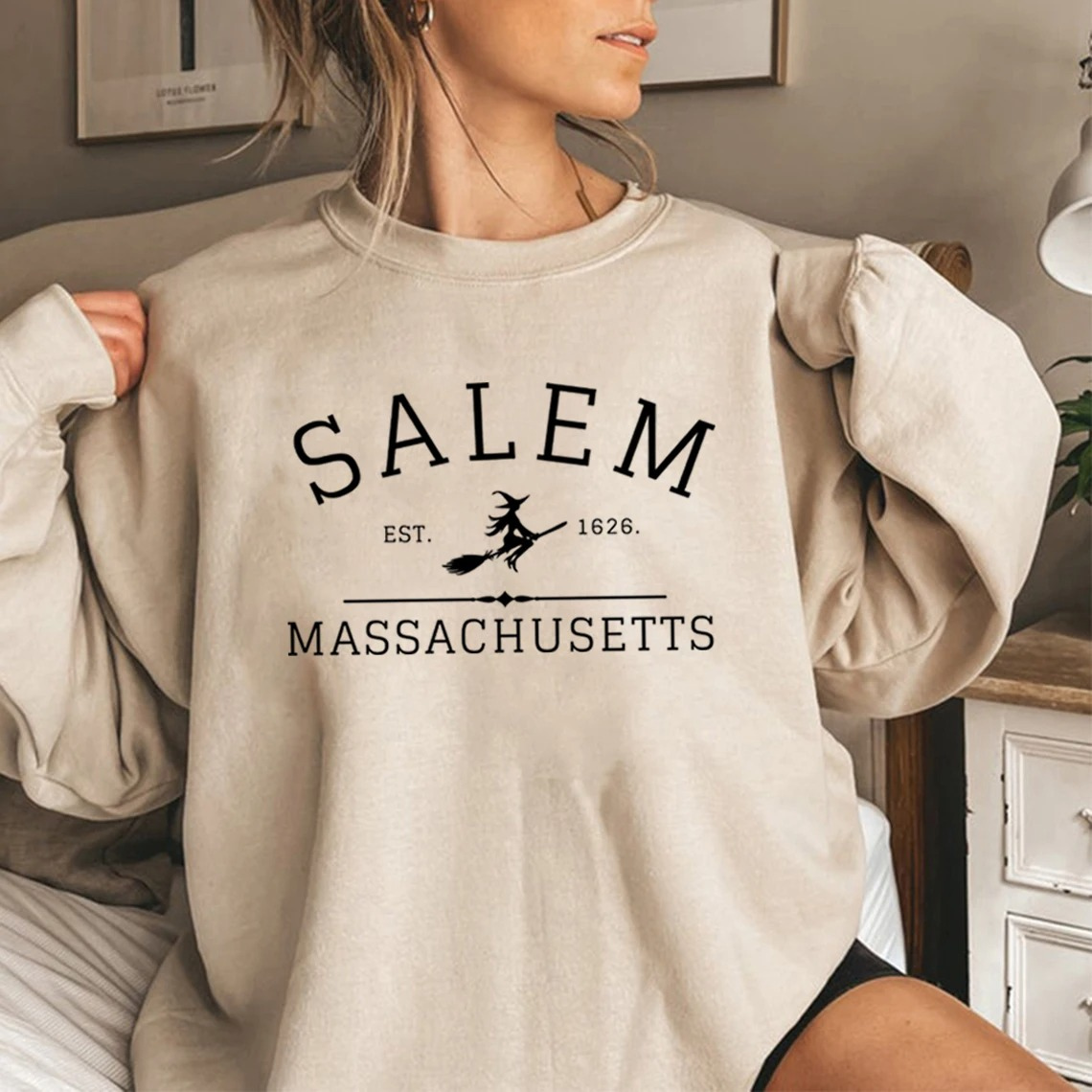 Casual Sweatshirt With Salem Massachusetts Design