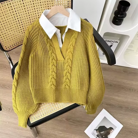 Knitted jumper with collar