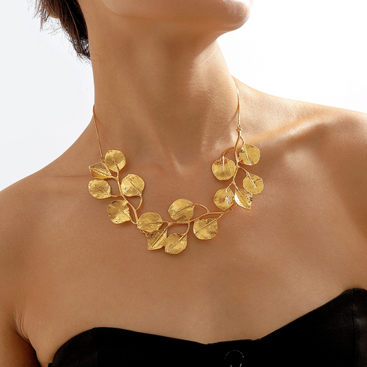 Golden vintage fig leaf necklace