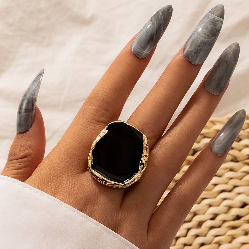 Vintage Black Stone Oversized Ring