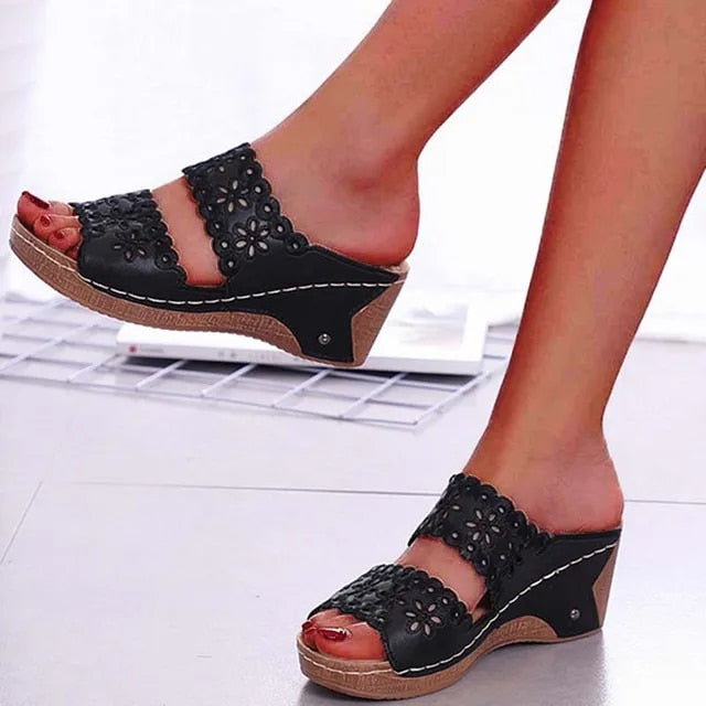 Comfortable summer sandals with wedge heel and fish mouth design