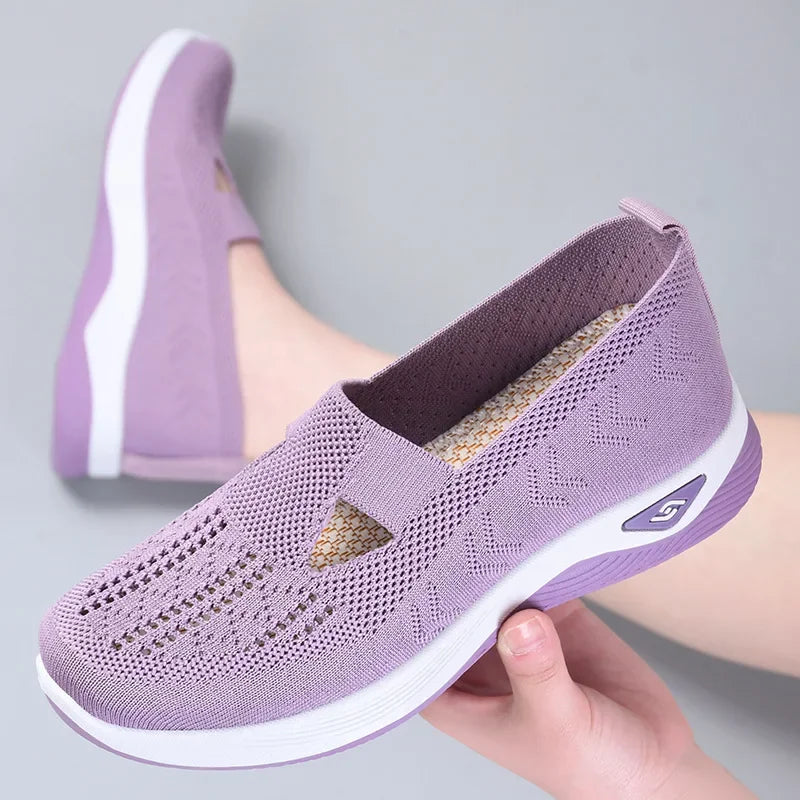 Breathable, hollowed-out, flat shoes with soft soles