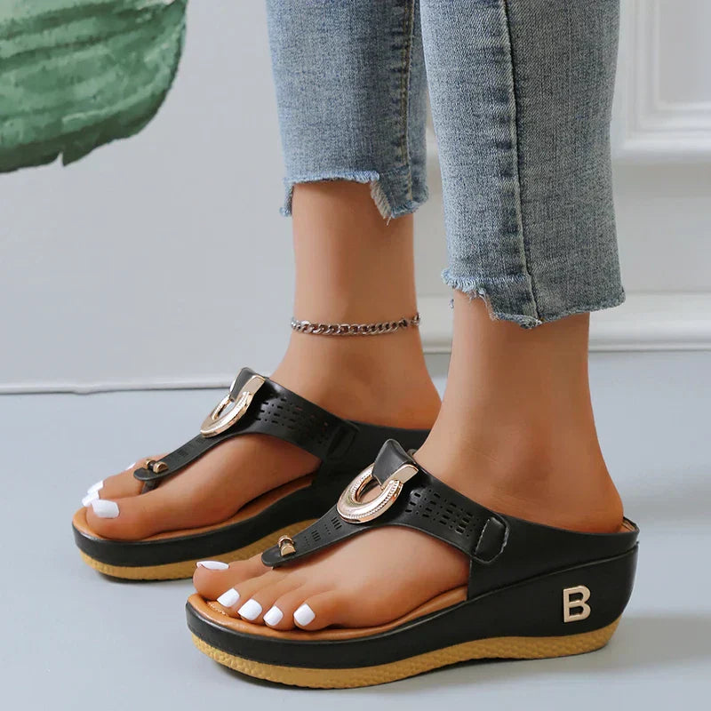 Women's Roman sandals with wedge heel and platform