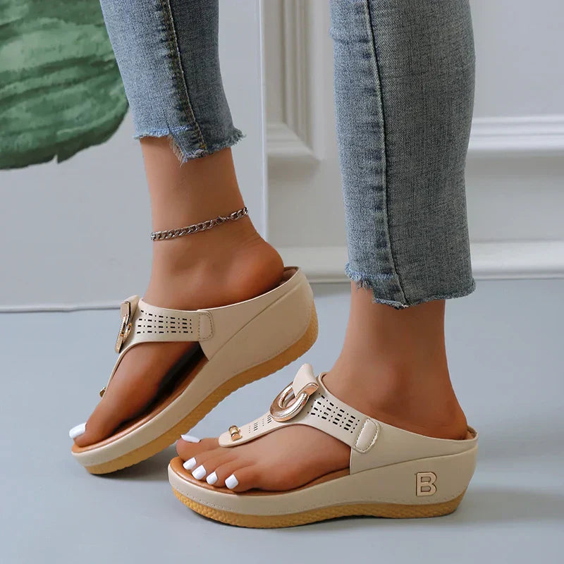 Women's Roman sandals with wedge heel and platform