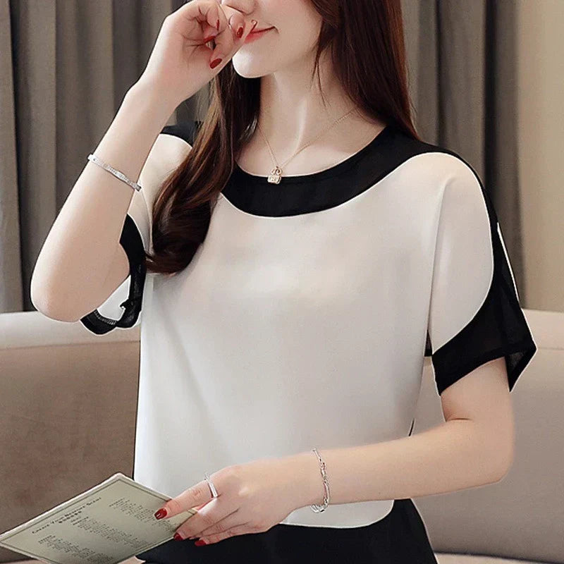 Chiffon blouse with short sleeves