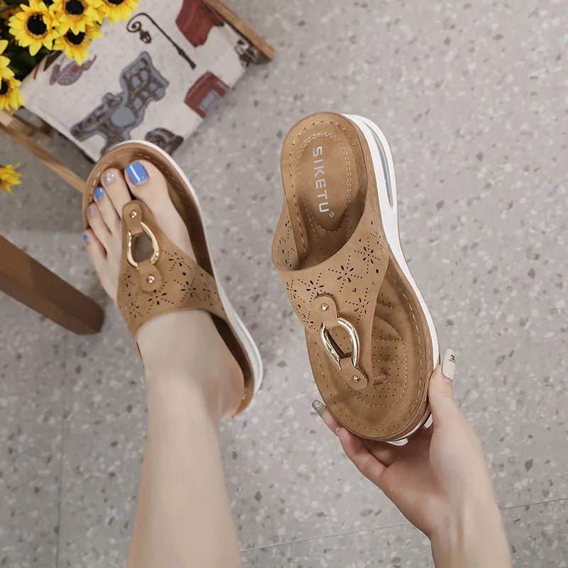 Comfortable flip-flops with wedge heel and air cushion