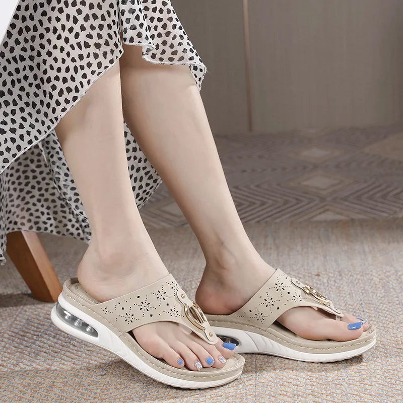 Comfortable flip-flops with wedge heel and air cushion