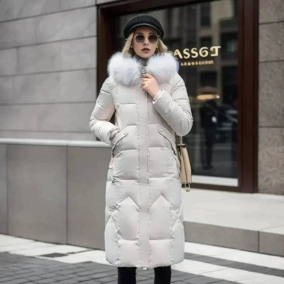 Fashionable women's coat with faux fur trim