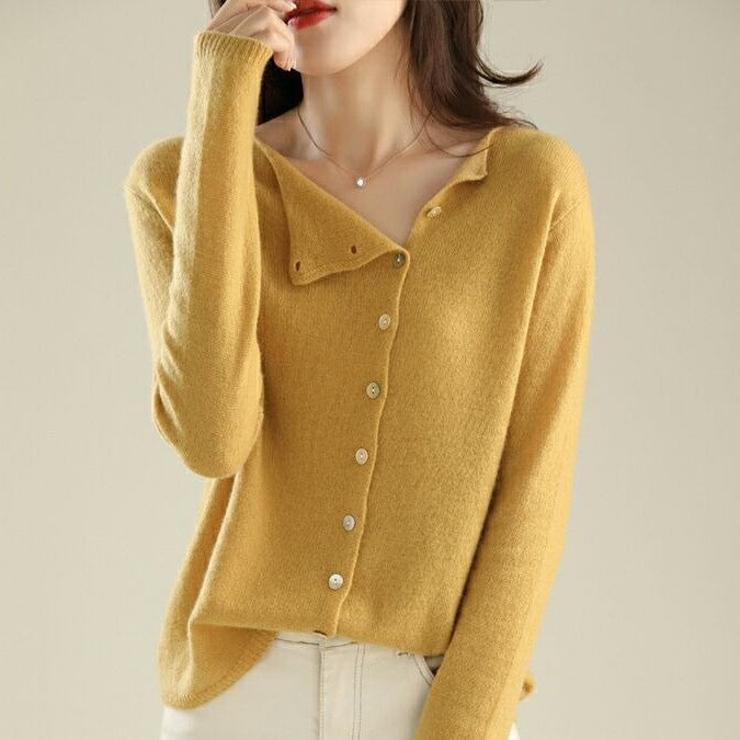 Women - Classic Knitted Jumper - Cozy Fabric with Buttons - Stylish Winter Sweater