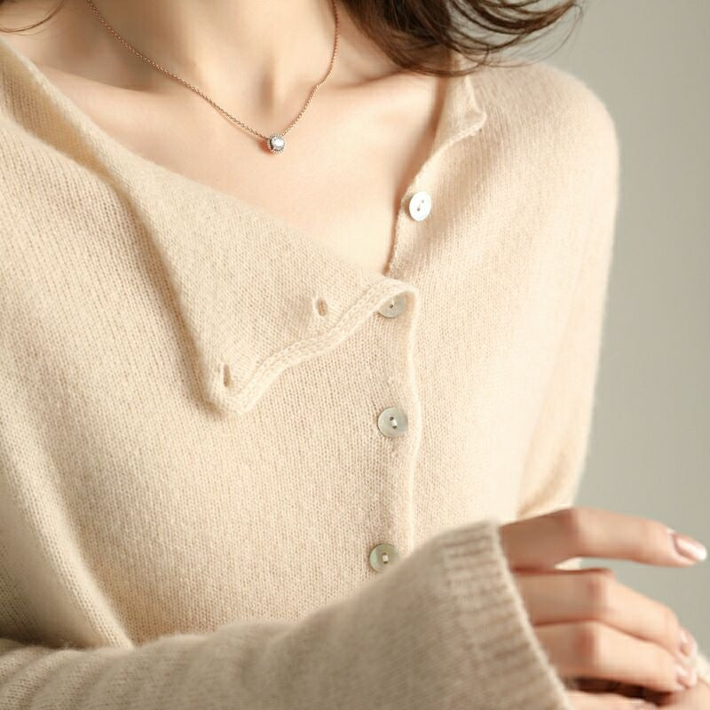 Women - Classic Knitted Jumper - Cozy Fabric with Buttons - Stylish Winter Sweater