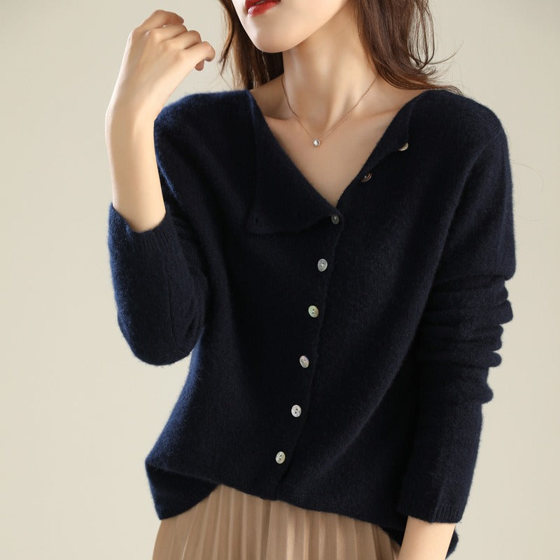 Women - Classic Knitted Jumper - Cozy Fabric with Buttons - Stylish Winter Sweater