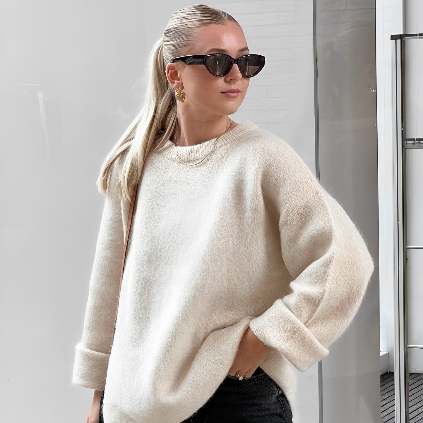 Women’s - Oversized Knitted Jumper - Casual Lightweight Knitwear - Cozy Everyday Style