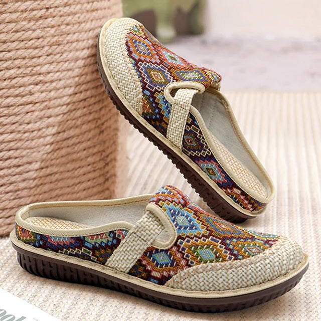 Sandals in ethnic woven linen